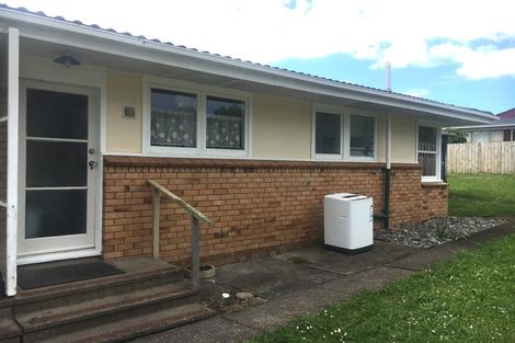 Photo of property in 2/9 Wells Road, Bucklands Beach, Auckland, 2012