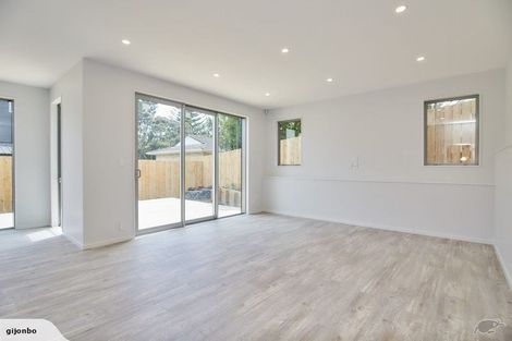 Photo of property in 55a Neal Avenue, Glenfield, Auckland, 0629