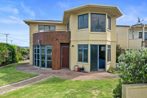 Photo of property in 20 Pukehina Parade, Pukehina, Te Puke, 3189