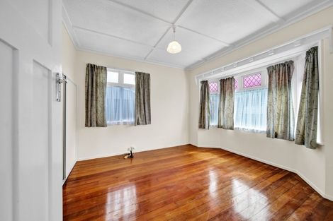 Photo of property in 57 Pioneer Road, Moturoa, New Plymouth, 4310