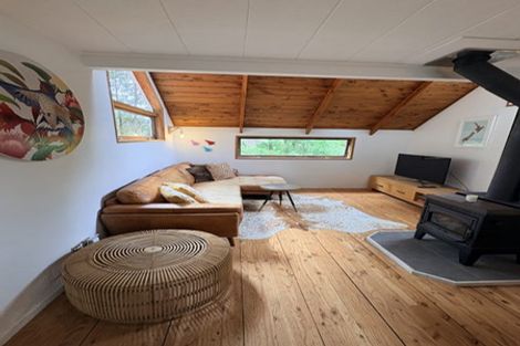 Photo of property in 125 Laingholm Drive, Laingholm, Auckland, 0604