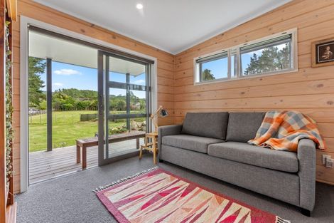 Photo of property in 842 South Head Road, South Head, Helensville, 0874