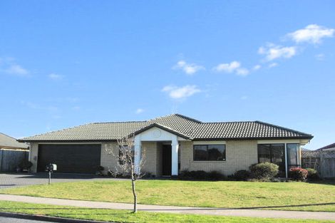 Photo of property in 19 Cate Road, Rototuna, Hamilton, 3210