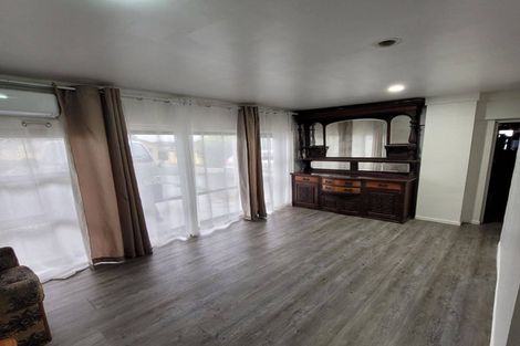 Photo of property in 32 Riverhills Avenue, Pakuranga Heights, Auckland, 2010