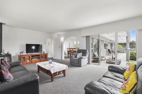 Photo of property in 6 Taioma Crescent, Te Atatu Peninsula, Auckland, 0610