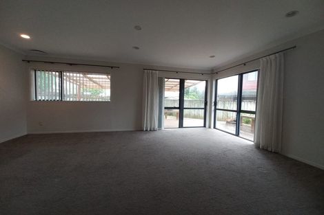 Photo of property in 1/12 Solana Court, Botany Downs, Auckland, 2010