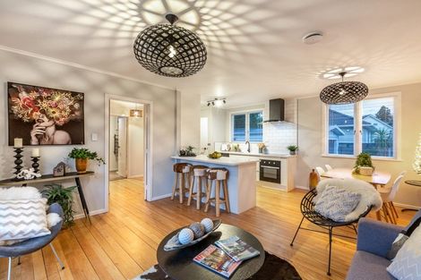 Photo of property in 48 Longburn Road, Henderson, Auckland, 0610