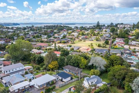 Photo of property in 3/144 Godley Road, Green Bay, Auckland, 0604