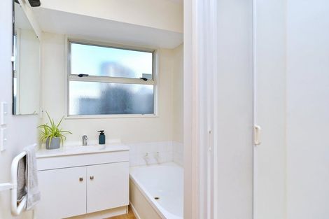 Photo of property in 5 Rossiter Avenue, Redwood, Christchurch, 8051