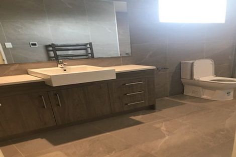 Photo of property in 9 Trotting Terrace, Fairview Heights, Auckland, 0632