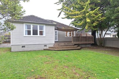 Photo of property in 15 Savage Crescent, Upper Hutt Central, Upper Hutt, 5018