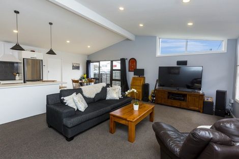 Photo of property in 30a Exchange Street, Ebdentown, Upper Hutt, 5018