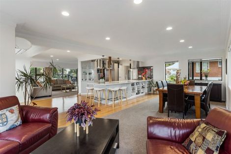 Photo of property in 37 Toroa Street, Torbay, Auckland, 0630