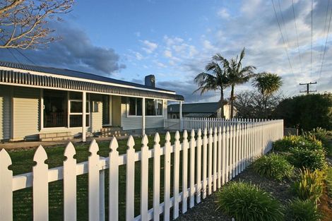 Photo of property in 115 Harbour View Road, Omokoroa, 3114