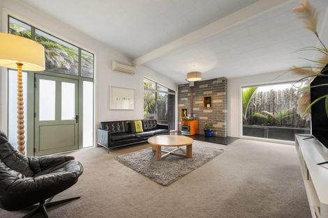 Photo of property in 11 Southern Cross Crescent, Island Bay, Wellington, 6023