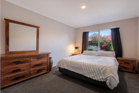 Photo of property in 30 Mcleod Place, Papamoa Beach, Papamoa, 3118