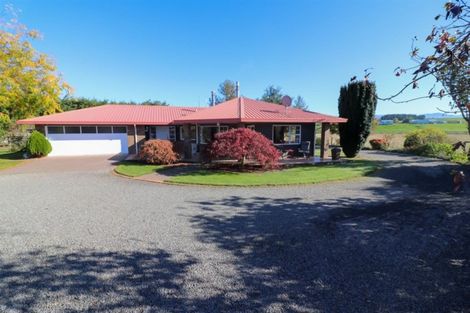 Photo of property in 210 Cowper Road, Dannevirke, 4976