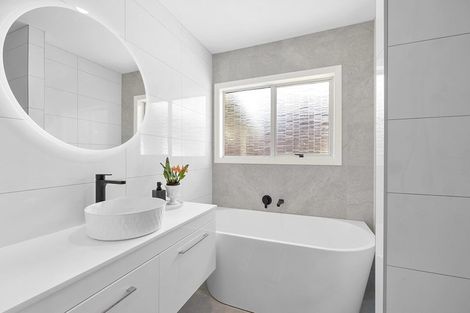 Photo of property in 1 Ross Place, Blagdon, New Plymouth, 4310