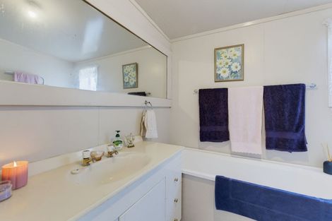 Photo of property in 63 Porter Road, Paparoa, 0571