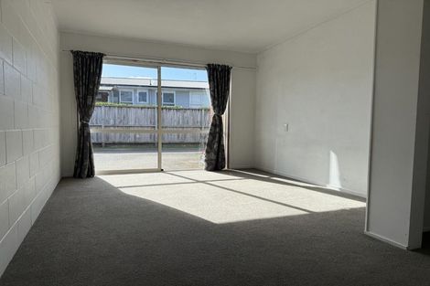 Photo of property in 17a Thorburn Avenue, Red Beach, 0932