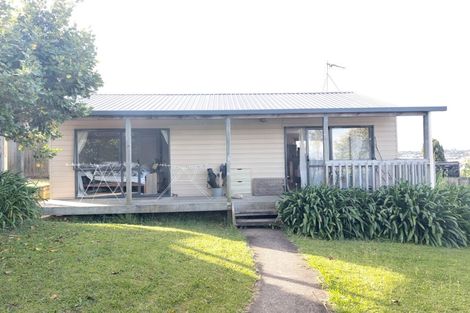 Photo of property in 28 Marcel Place, Glenfield, Auckland, 0629