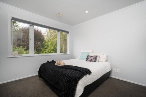 Photo of property in 142 Waitakere Road, Waitakere, Henderson, 0782