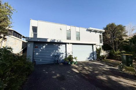 Photo of property in 28 Mayall Avenue, Beach Haven, Auckland, 0626