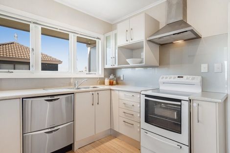 Photo of property in 1/53 Uxbridge Road, Mellons Bay, Auckland, 2014