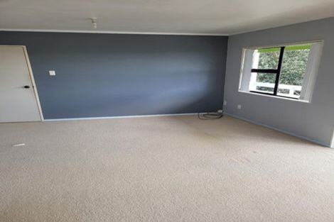 Photo of property in 2/23 Weldene Avenue, Glenfield, Auckland, 0629