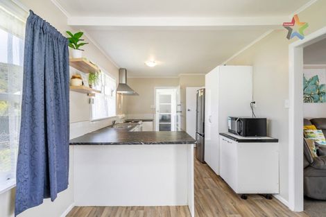 Photo of property in 5 Willow Grove, Wainuiomata, Lower Hutt, 5014