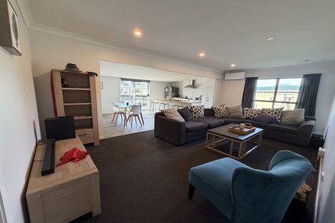 Photo of property in 44 Athenree Road, Athenree, Katikati, 3177