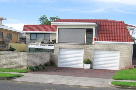 Photo of property in 2/10 The Parade, Bucklands Beach, Auckland, 2012