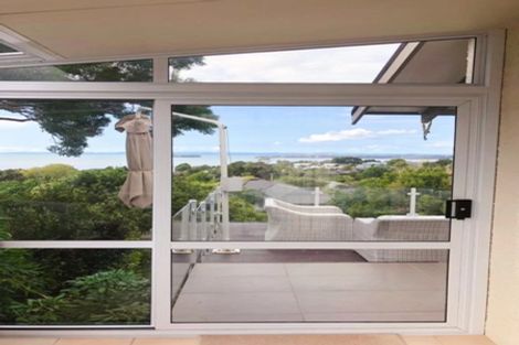 Photo of property in 16 Pounamu Place, Shelly Park, Auckland, 2014