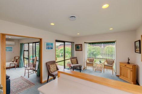 Photo of property in 2/30b Taylors Avenue, Bryndwr, Christchurch, 8052