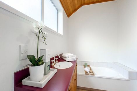 Photo of property in 102 Beach Road, Thames, 3500