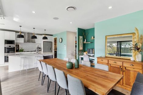 Photo of property in 19 Kahika Grove, Huapai, Kumeu, 0810