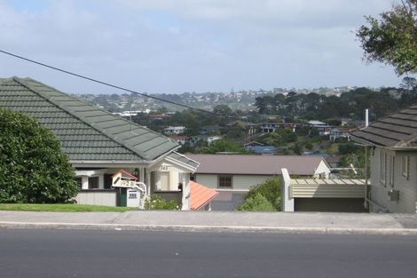 Photo of property in 2/192 East Coast Road, Forrest Hill, Auckland, 0620