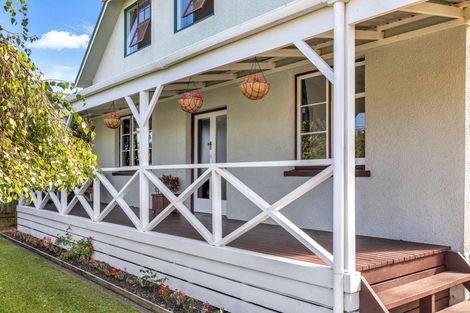 Photo of property in 5 Rangitira Avenue, Palmerston North, 4414