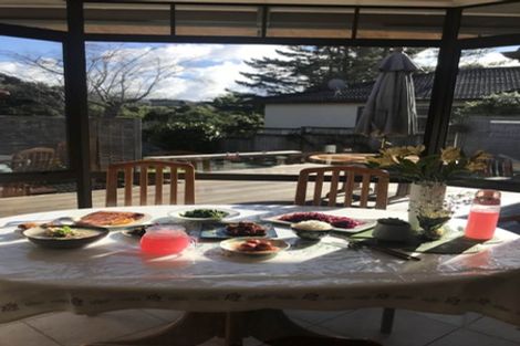 Photo of property in 14 Maryann Place, Greenhithe, Auckland, 0632