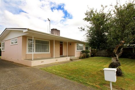 Photo of property in 4 Newcastle Street, Hokowhitu, Palmerston North, 4410
