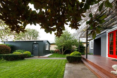 Photo of property in 21 Phoenix Avenue, Hokowhitu, Palmerston North, 4410