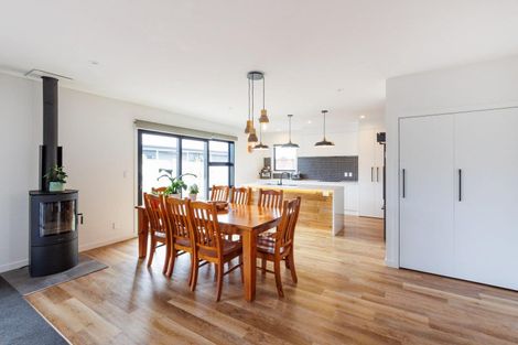 Photo of property in 3 Atlantic Drive, Fitzherbert, Palmerston North, 4410