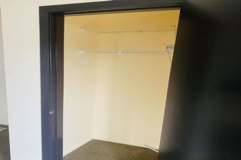 Photo of property in 39 Dress Circle, Newlands, Wellington, 6037