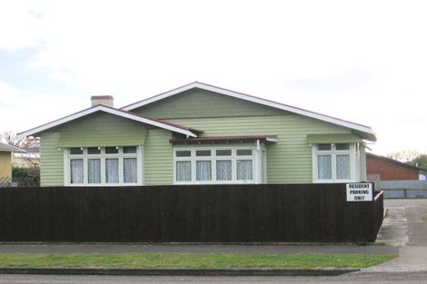Photo of property in 35 Knowles Street, Terrace End, Palmerston North, 4410