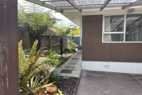 Photo of property in 24 Walton Street, Red Beach, 0932