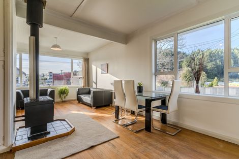 Photo of property in 1 Glenross Street, Glenross, Dunedin, 9011