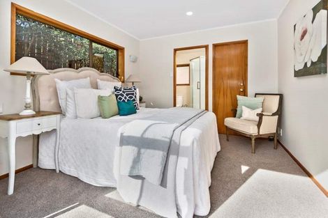 Photo of property in 17 Voltaire Court, Botany Downs, Auckland, 2010