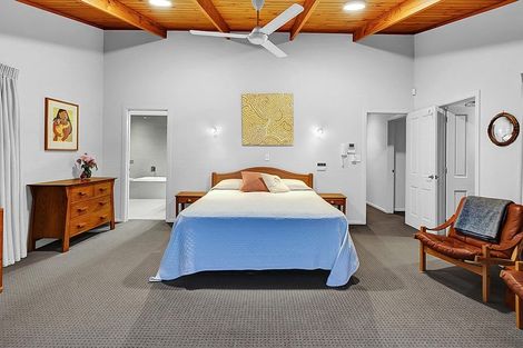 Photo of property in 70a Morley Street, New Plymouth, 4310