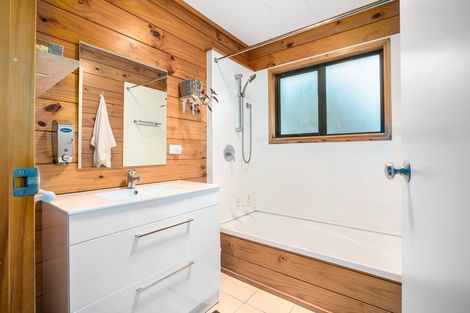 Photo of property in 8 Ribbonwood Terrace, Ranui, Porirua, 5024