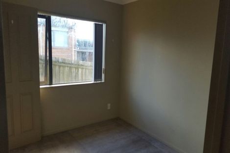 Photo of property in 14 Gordon Stanley Drive, Massey, Auckland, 0614